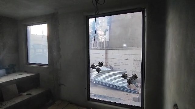 شیشه هوشمند استخر